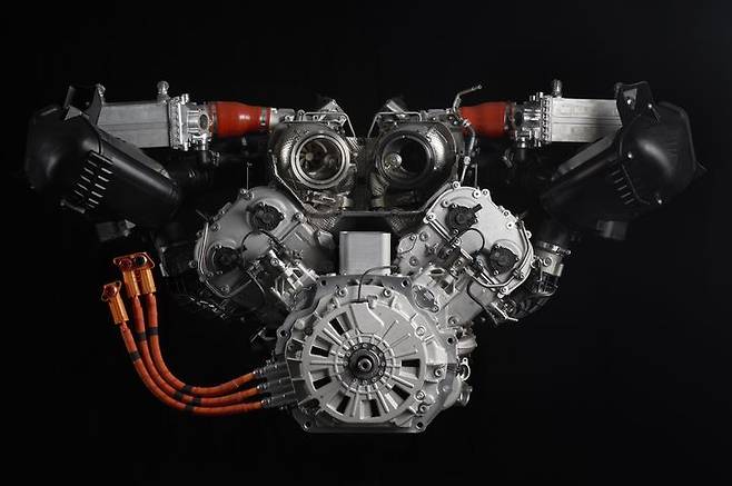 [서울=뉴시스] 람보르기니 V8 엔진 (사진=람보르기니) 2024.5.23 photo@newsis.com *재판매 및 DB 금지