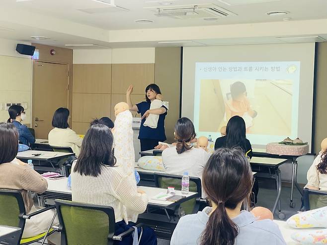 송파구보건소 '초보 엄마 아기 돌보기' [송파구 제공. 재판매 및 DB 금지]