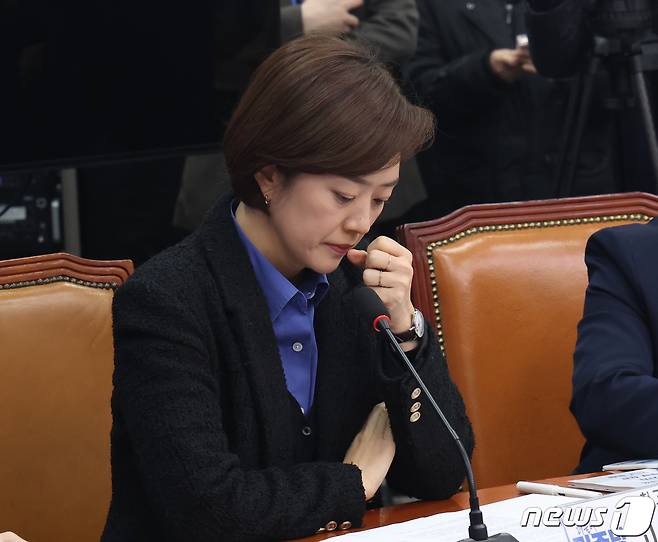고민정 더불어민주당 최고위원이 11일 서울 여의도 국회에서 열린 최고위원회의에 참석하고 있다. 2024.3.11/뉴스1 ⓒ News1 송원영 기자