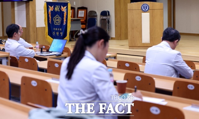 10일 서울 서대문구 연세대학교 의과대학 윤인배홀에서 연세대 의대 교수 평의회, 교수비상대책위원회 주최로 2024년 의정갈등 현재와 미래 심포지엄이 열리고 있다./뉴시스