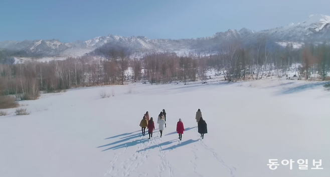 걸그룹 트와이스 ‘올해 제일 잘한 일’ 뮤직비디오에 나오는 몽골 울란바토르와 테를지 국립공원. 당시 설원하면 떠오르는 일본 홋카이도라는 소문은 돌았으나 사실이 아닌 것으로 밝혀졌습니다. JYP엔터테인먼트 유튜브 캡처.