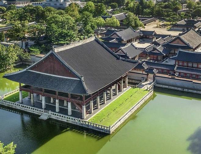 연산군은 경회루에 배 수십척을 띄울만큼 흥청망청 연회를 즐겼다.  [문화재청]