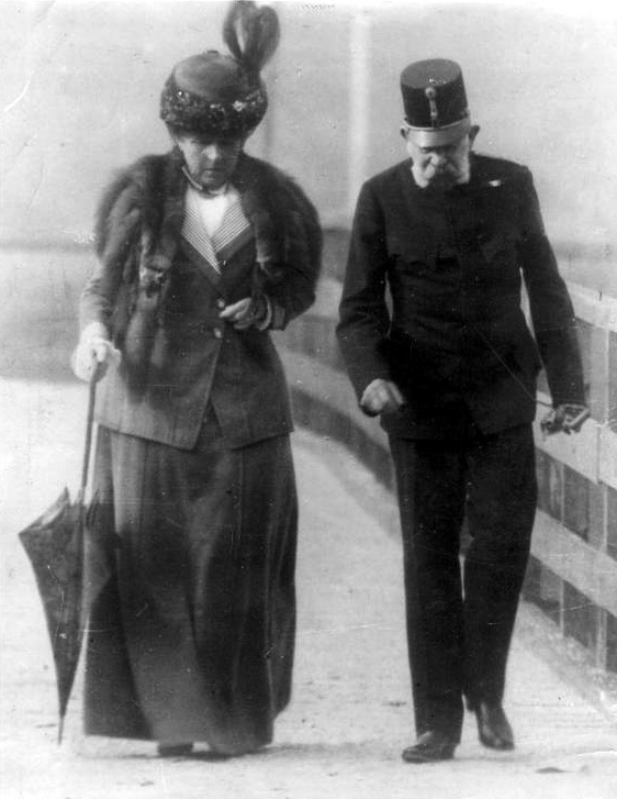 프란츠 요제프 황제와 슈라트. 1910년경. 둘의 사랑은 거의 죽을 때까지 지속됐다.