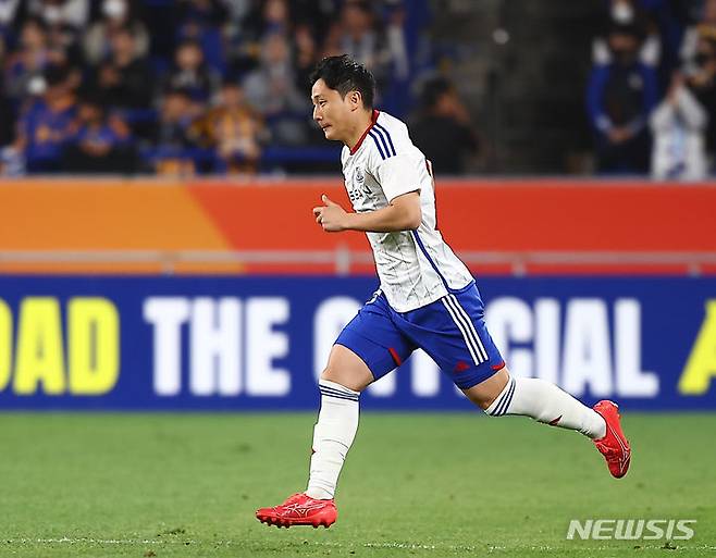 [울산=뉴시스] 김근수 기자 = 요코하마 F.마리노스 남태희가 지난달 '2023~2024시즌 아시아축구연맹(AFC) 챔피언스리그(ACL)' 4강 1차전 울산 HD와의 맞대결에서 교체로 투입되고 있다. 2024.04.17. ks@newsis.com