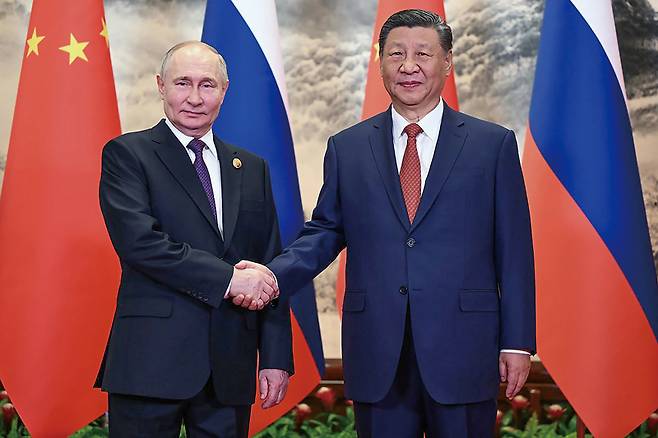 5월16일 블라디미르 푸틴 러시아 대통령은 국빈 자격으로 중국을 찾아 시진핑 중국 국가주석과 정상회담을 가졌다. ⓒUPI 연합