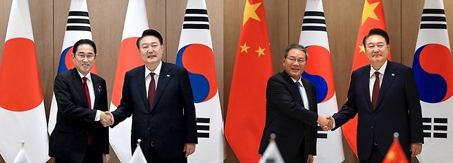 26일 서울 용산구 대통령실에서 한일, 한중 회담이 열리고 있다. 대통령실사진기자단