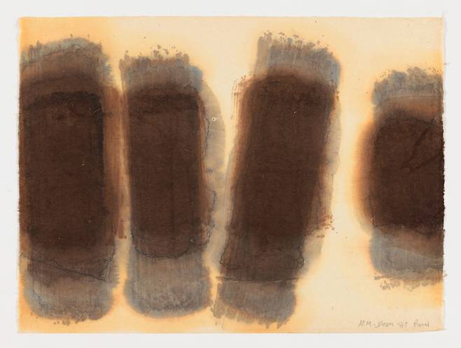 윤형근 Burnt Umber & Ultramarine 1981 Oil on hanji 47 x 63 cm (C) Yun Seong-ryeol. Courtesy of PKM Gallery