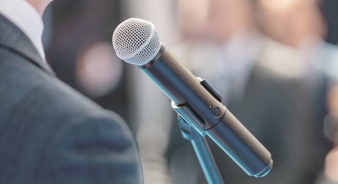 위정자들이 국민의 목소리를 제대로 듣고 있는지 의문이다.[사진=게티이미지뱅크]