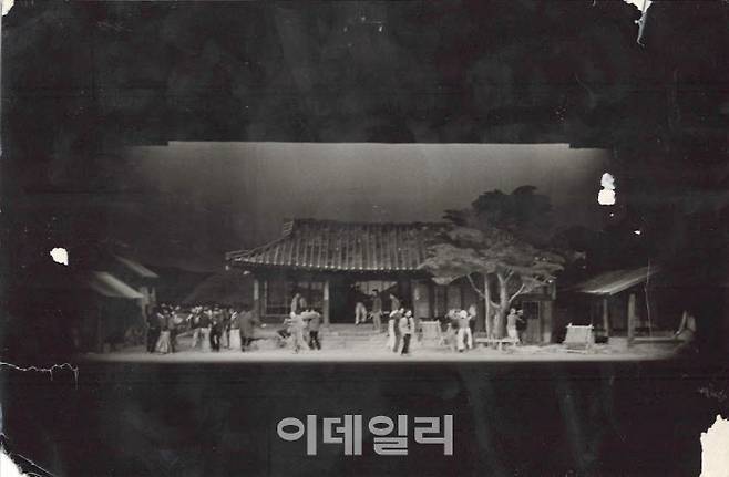 국립극단 연극 ‘활화산’ 1974년 초연 장면. (사진=국립극단)