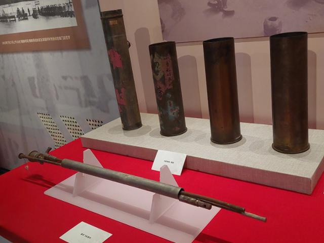 지난달 4일 방문한 중국 산시성 시안의 산시역사박물관에 6·25전쟁(중국명 항미원조 전쟁) 당시 사용된 포탄 탄피 등의 무기가 진열돼 있다. 시안=조영빈 특파원