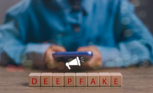 인공지능(AI)으로 영상·이미지를 합성 조작하는 기술을 뜻하는 '딥페이크(Deepfake)'. '딥러닝(Deep Learning)'과 '가짜(Fake)'를 합친 용어다. 게티이미지뱅크