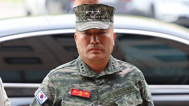 지난 21일 공수처 출석하는 김계환 해병대사령관