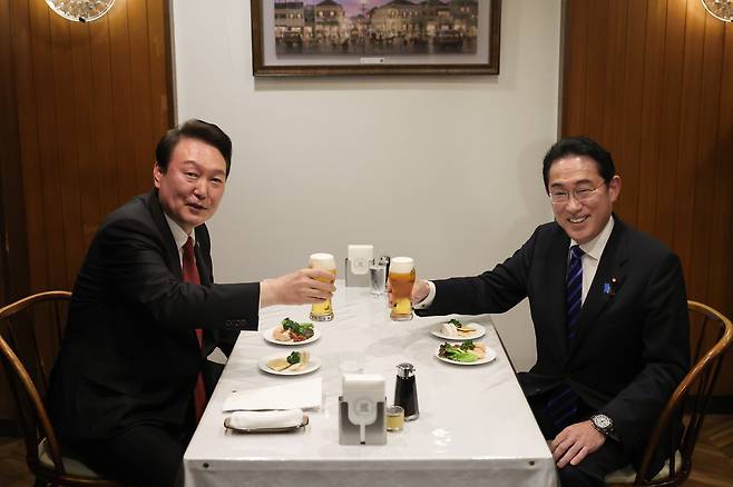 2023년 3월16일 윤석열 대통령과 기시다 후미오 일본 총리가 도쿄의 노포에서 만났다. ⓒ연합뉴스