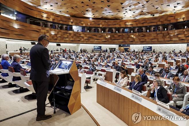 세계보건총회(WHA) 개막 현장 (EPA=연합뉴스) 세계보건기구(WHO)의 최고 의사결정 기구이자 연례 행사인 세계보건총회(WHA)가 27일(현지시간) 스위스 유엔 네바사무소에서 개막했다. photo@yna.co.kr 2024.5.27.