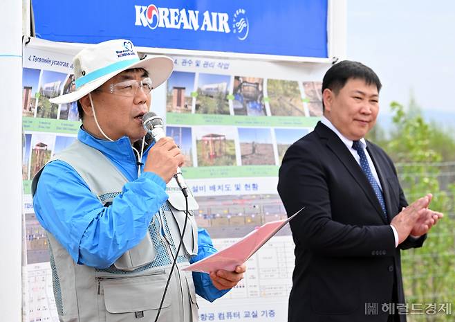 28일 몽골 울란바타르시 바가노르구 내 대한항공 숲에서 열린 식림 20주년 기념행사에서 박요한 대한항공 중국 지역 본부장이 인사말을 하고 있다. 바가노르(몽골)=이상섭 기자