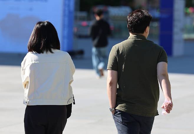 긴팔과 반팔. 연합뉴스