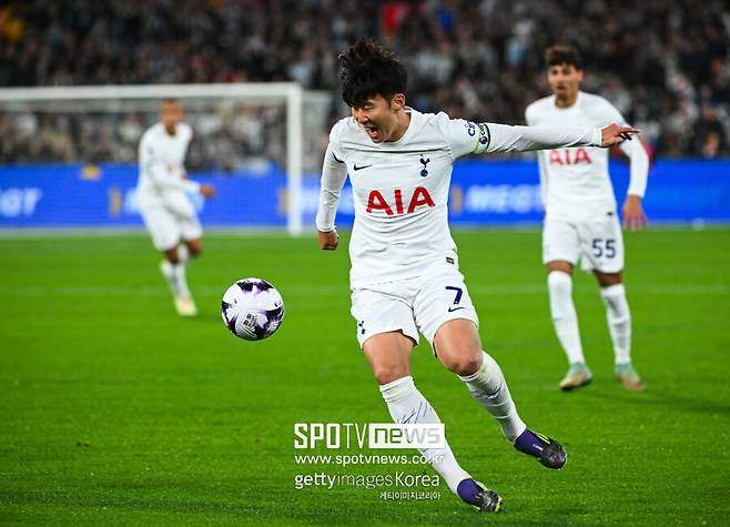 ▲ 이제 손흥민은 잠시 휴식을 취한 뒤, 김도훈 임시 감독이 이끄는 한국 축구대표팀에 합류해 다음 달 6일과 11일에 예정된 국제축구연맹(FIFA) 2026 북중미 월드컵 아시아지역 2차 예선에서 중국과 싱가포르를 상대로 A매치를 치를 예정이다. 