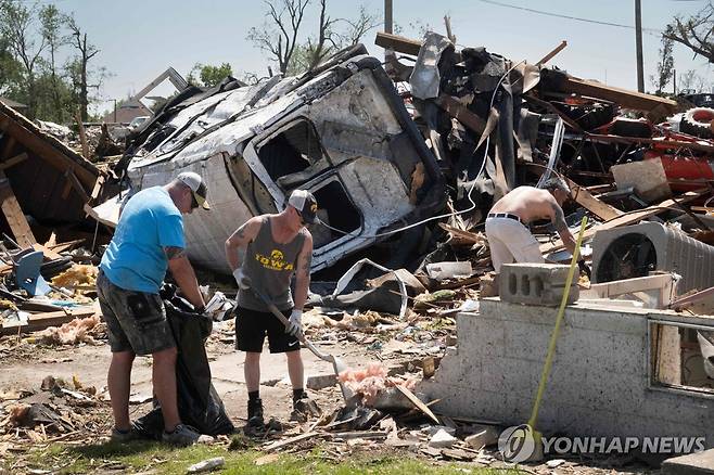 지난 23일(현지시간) 아이오와주의 토네이도 피해 [AFP 연합뉴스 자료사진. 재판매 및 DB 금지]