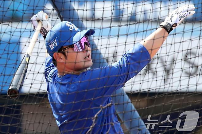 오재일과 1대 1 맞트레이드를 통해 KT에서 삼성으로 이적한 박병호가 29일 오후 대구 삼성라이온즈파크에서 배팅 연습을 하고 있다. 2024.5.29/뉴스1 ⓒ News1 공정식 기자