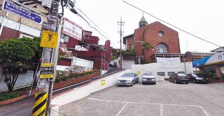 서울 서대문구 북아현2구역에 위치한 아현동성당 [네이버 거리뷰]