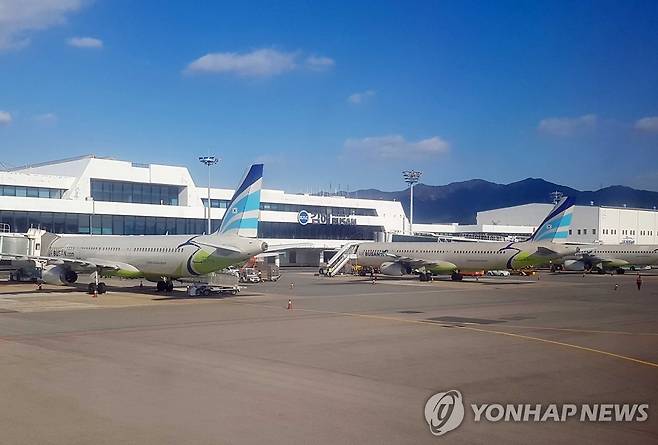 김해공항 [연합뉴스 자료사진]