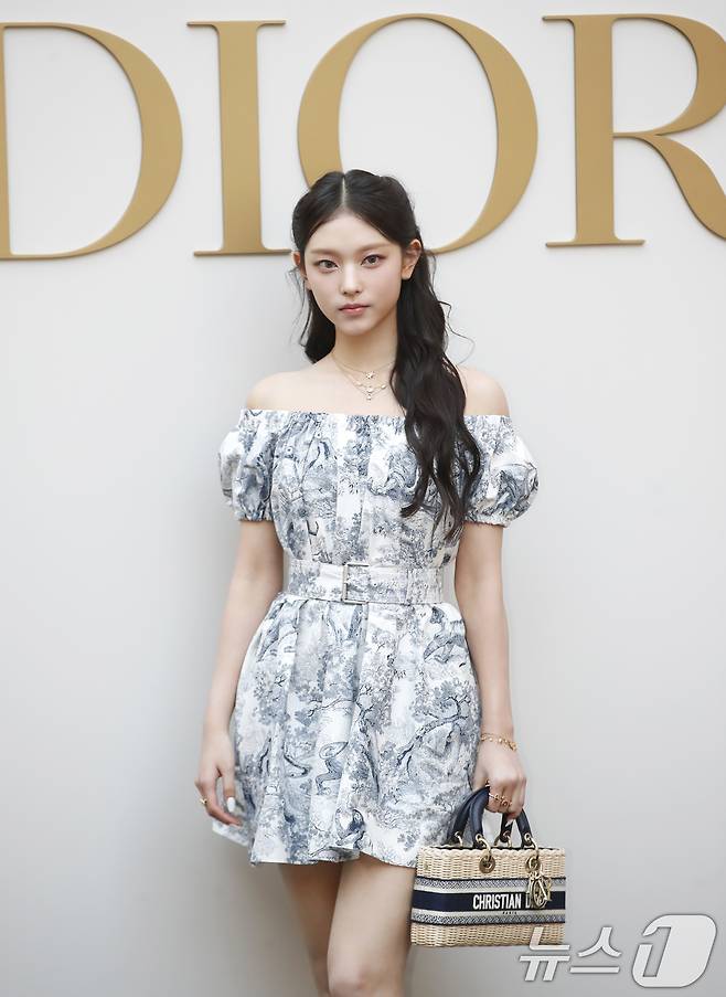 뉴진스 해린이 29일 서울 성동구 디올에서 열린 포토행사에서 매력을 발산하고 있다. ⓒ News1 권현진 기자
