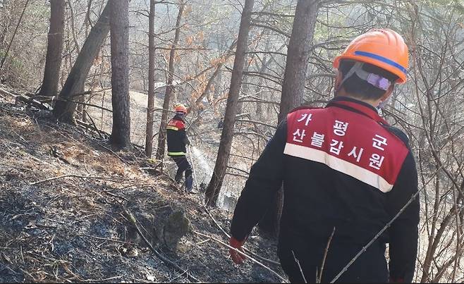 가평군 설악면 산불 진화 [산림청 제공, 재판매 및 DB 금지]