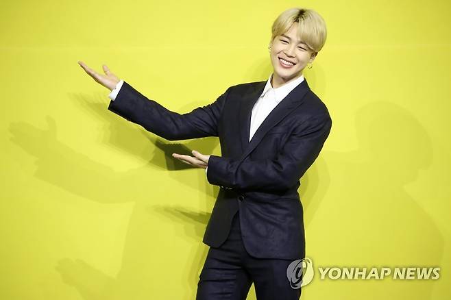 BTS 지민 그룹 방탄소년단(BTS) 지민이 2021년 5월 21일 서울 올림픽공원 올림픽홀에서 열린 새 디지털 싱글 '버터'(Butter) 발매 글로벌 기자간담회에서 포즈를 취하고 있다. [연합뉴스 자료사진]