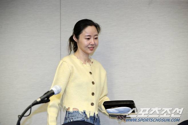 그룹 뉴진스의 소속사 어도어 민희진 대표가 31일 서울 프레스센터 매화홀에서 긴급 기자회견을 열었다. 기자회견장으로 입장하는 민희진 대표의 모습. 허상욱 기자wook@sportschosun.com/2024.05.31/