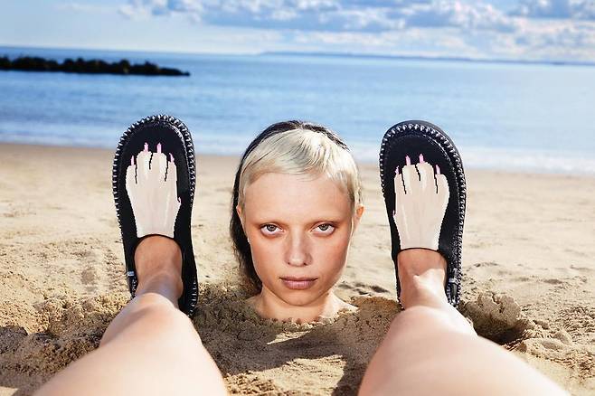 어그 x 콜리나 스트라다