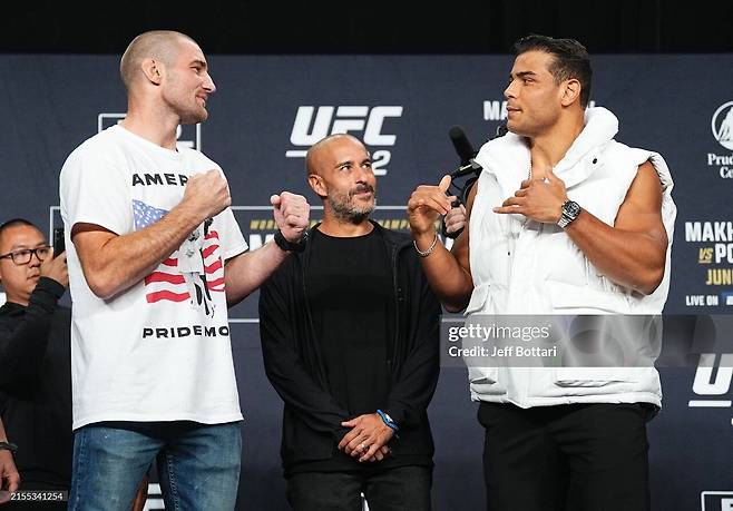 gettyimages-2155341254-2048x2048.jpg 오늘자) UFC 302 기자회견 페이스 오프 ㄷㄷㄷㄷ.GIF