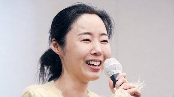 민희진 어도어 대표가 31일 오후 서울 중구 프레스센터에서 어도어 임시주주총회 관련 기자회견을 하고 있다. 최기웅 기자