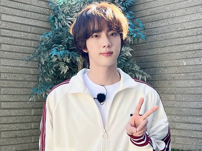 BTS 진. [출처 BTS Official 트위터]