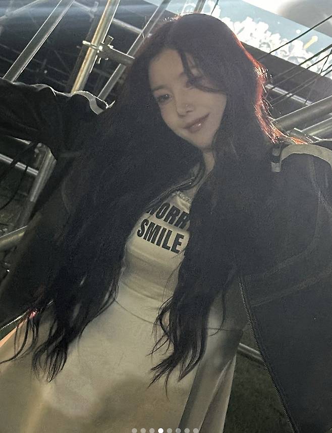 '워터밤 여신' 권은비, 후광 비치는 찬란한 미모[스타IN★]