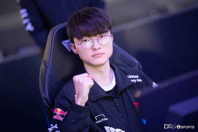 '전설의 전당' 1호 헌액자 '페이커' 이상혁.