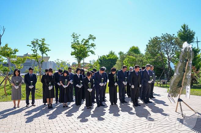 강원특별자치도교육청, 제69주년 현충일을 맞아 희생·순직 교직원 추념식을 갖고 있다.(도교육청 제공)