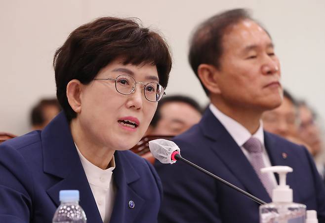 최연혜 한국가스공사 사장은 지난 달 "가스공사 미수금 규모(약 14조원)는 전 직원이 30년간 무보수로 일해도 회수 불가해, 마치 벼랑 끝에 선 심정”이라고 밝혔다./뉴스1