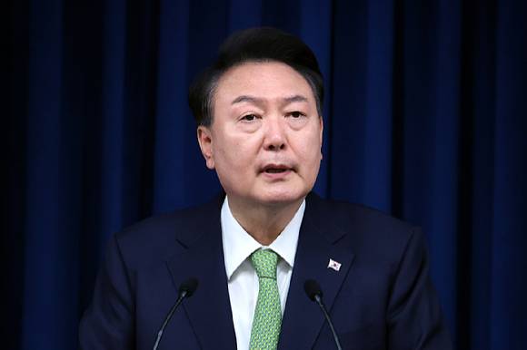 윤석열 대통령이 3일 서울 용산 대통령실 브리핑룸에서 첫 국정브리핑을 하고 있다. 2024.06.03. [사진=뉴시스]