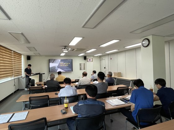 한국승강기안전공단 부설 기관인 승강기안전기술원이 중소기업 기술개발 지원사업 설명회를 갖고 있다.