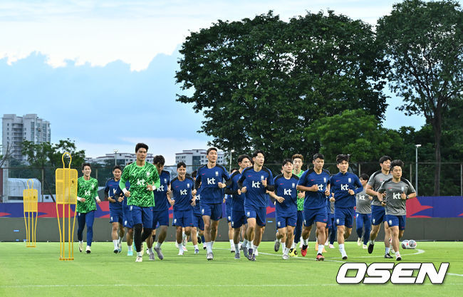 [OSEN=비샨(싱가포르), 조은정 기자]한국 축구대표팀이 훈련을 하고 있다. / cej@osen.co.kr