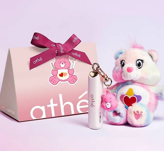 ‘아떼X케어베어 어센틱 립밤 에디션’.[사진제공=LF]