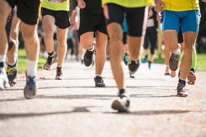 달리기 운동은 신체 건강뿐만 아니라 정신 건강 향상에도 효과가 있다. [사진=클립아트코리아]