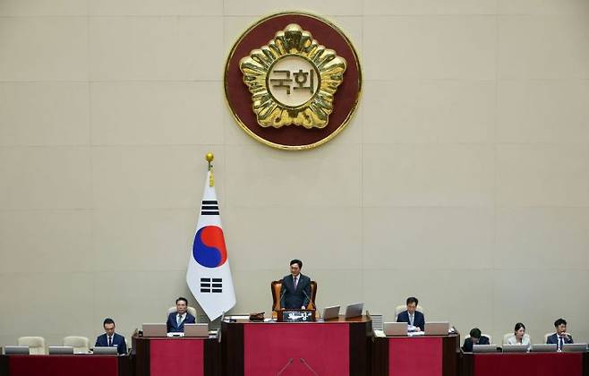 5일 오후 서울 국회에서 열린 제22대 국회 첫 본회의에서 국회의장으로 선출된 우원식 의원이 당선인사를 하고 있다. [이미지출처=연합뉴스]