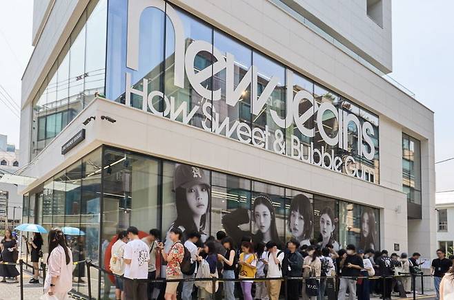 [서울=뉴시스] 뉴진스 '하우 스위트' 팝업 현장. (사진 = IPX 제공) 2024.06.05. photo@newsis.com *재판매 및 DB 금지