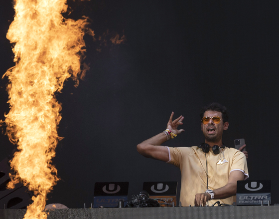 Afrojack performs during the Ultra Music Festival on March 24, 2024, at Bayfront Park in downtown Miami. [AP/YONHAP]