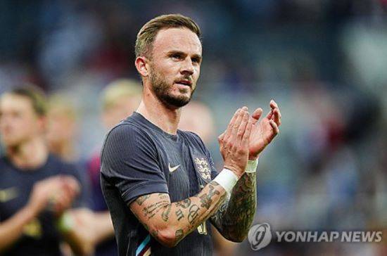 공격형 미드필더 제임스 매디슨이 오는 14일 독일에서 개막하는 2024 유럽축구연맹(UEFA) 유럽축구선수권대회(유로 2024) 잉글랜드 축구대표팀 엔트리에서 제외되는 것으로 알려졌다. 이에 따라 토트넘은 1992년 스웨덴 대회 이후 32년 만에 처음으로 유럽축구선수권에서 잉글랜드 대표를 배출하지 못하게 됐다. 매이저대회로는 2014 브라질 월드컵 이후 10년 만이다. 토트넘 소속으로 유로 2024에 출전하는 선수는 네덜란드 수비수 미키 판더펜 한 명으로 굳어질 확률이 크다. 연합뉴스