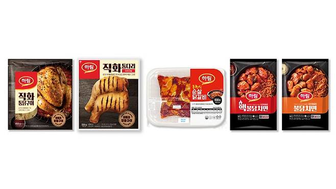 왼쪽부터 직화 통닭구이 직화 통다리구이, 춘천식 순살닭갈비, 핵불닭치면・불닭치면 /사진=하림