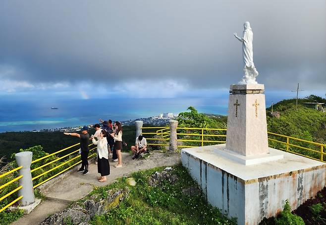 사이판을 한눈에 내려다보려면 타포차우산(해발 474m). 사진제공|마리아나관광청