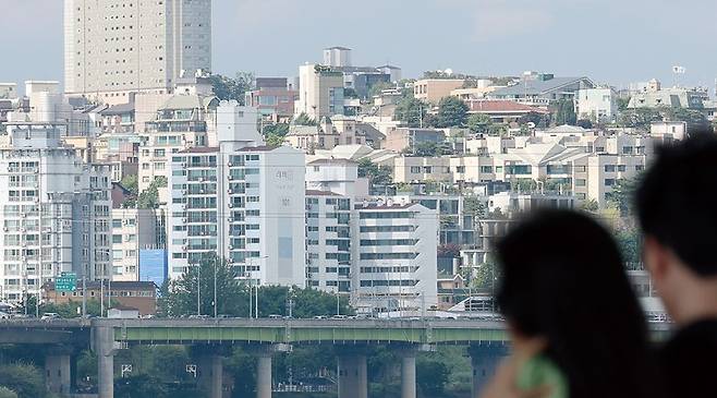 종부세를 줄이려는 정치권의 움직임이 여야를 가리지 않는다.[사진=뉴시스]