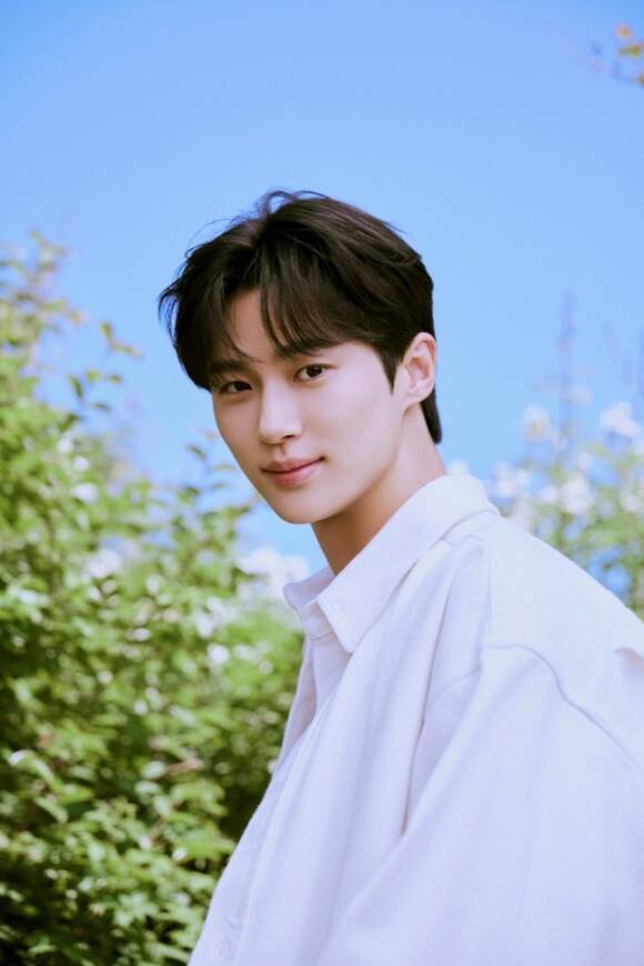 배우 변우석이 가창한 '선재 업고 튀어' OST '소나기'가 빌보드 '글로벌 200' 199위에 올랐다. /바로엔터테인먼트